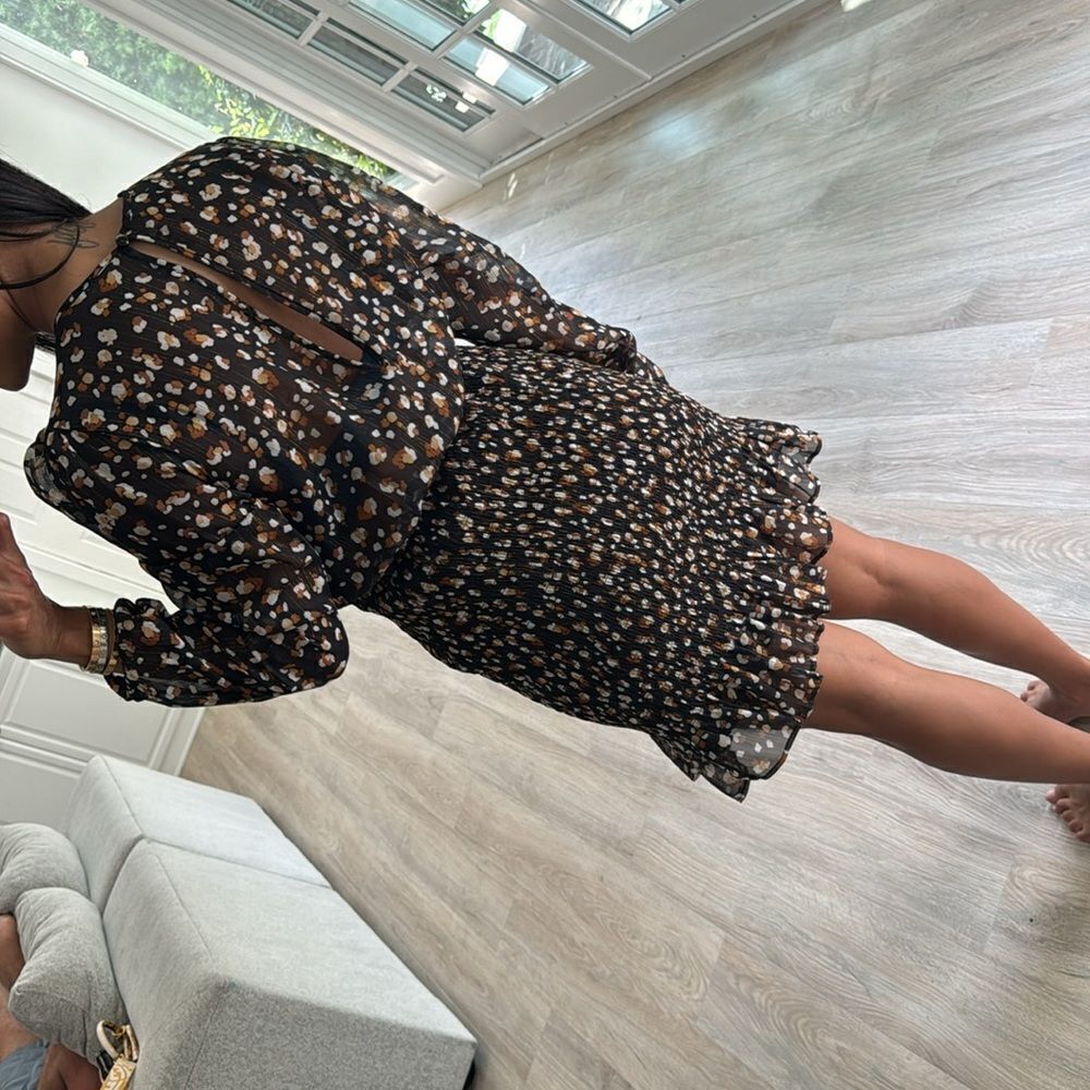 Row A dress - Picture 3 of 3